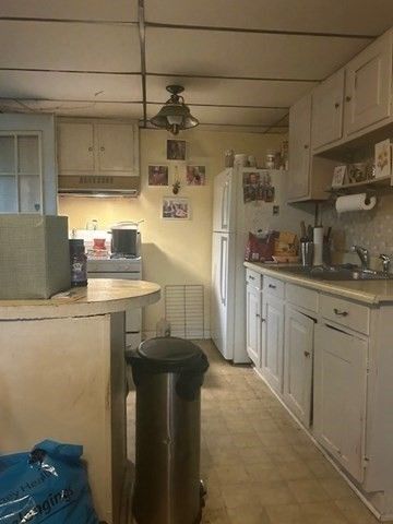 15 Manomet Beach Blvd, Plymouth, MA 02360