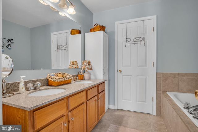 21 WADSWORTH DR, East Berlin, PA 17316