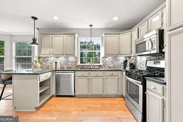 690 Ruxbury Court, Suwanee, GA 30024