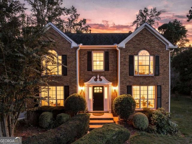690 Ruxbury Court, Suwanee, GA 30024
