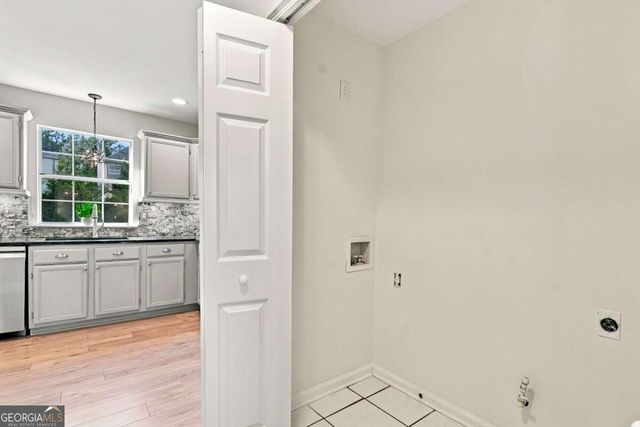 690 Ruxbury Court, Suwanee, GA 30024