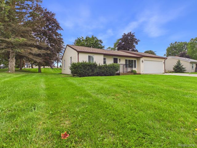 33 Davis Lake Road, Mayfield Township, MI 48446