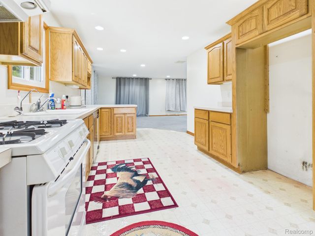 33 Davis Lake Road, Mayfield Township, MI 48446