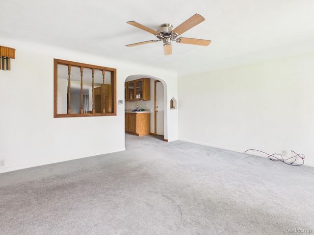 33 Davis Lake Road, Mayfield Township, MI 48446