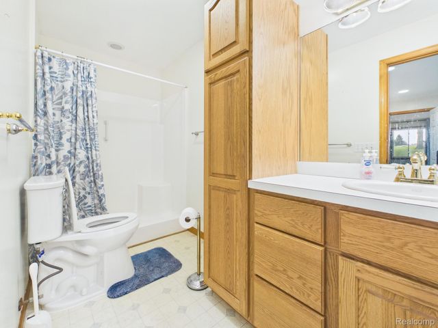 33 Davis Lake Road, Mayfield Township, MI 48446