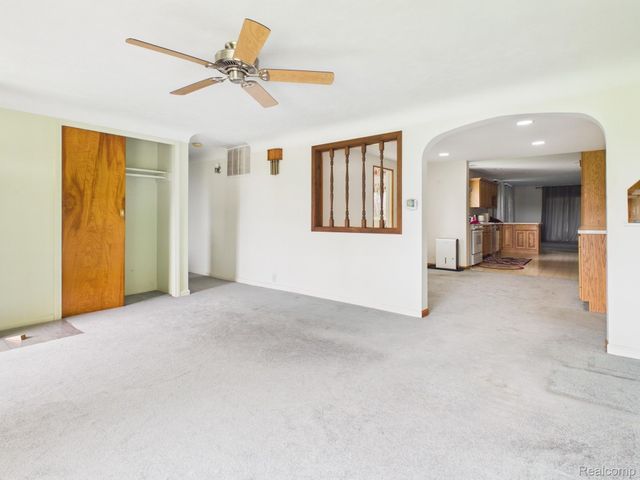33 Davis Lake Road, Mayfield Township, MI 48446