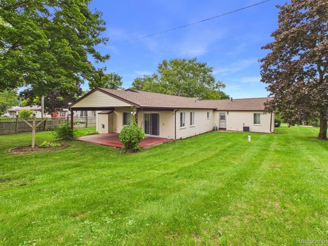 33 Davis Lake Road, Mayfield Township, MI 48446