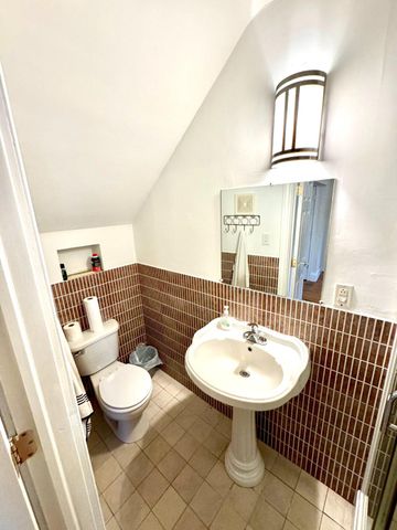 4517 ROUTE 130 S, Burlington, NJ 08016