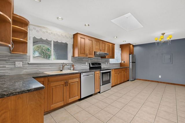 2916 Calle De Pinos Altos, Santa Fe, NM 87507