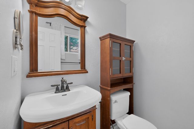 2916 Calle De Pinos Altos, Santa Fe, NM 87507