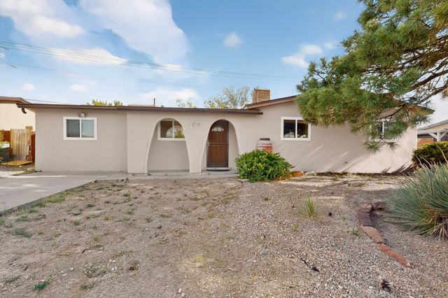 2916 Calle De Pinos Altos, Santa Fe, NM 87507