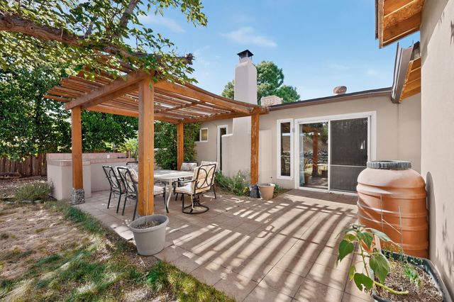 2916 Calle De Pinos Altos, Santa Fe, NM 87507