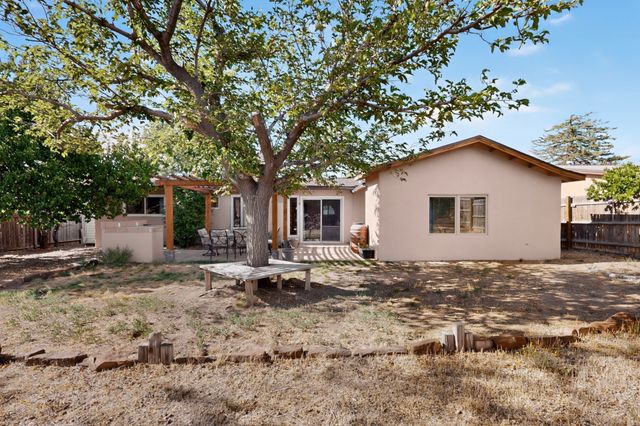 2916 Calle De Pinos Altos, Santa Fe, NM 87507