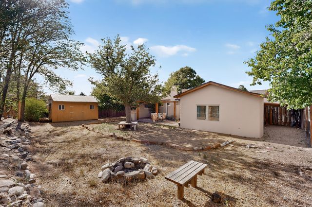 2916 Calle De Pinos Altos, Santa Fe, NM 87507