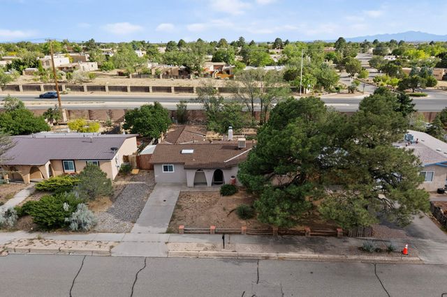 2916 Calle De Pinos Altos, Santa Fe, NM 87507