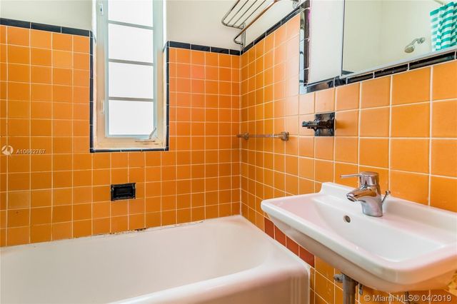 741 15th St, Miami Beach, FL 33139