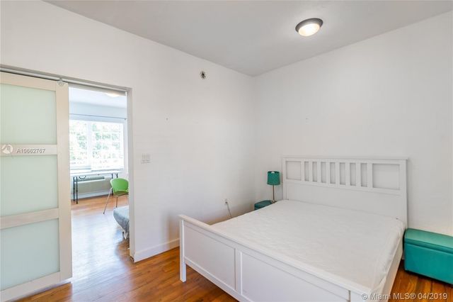 741 15th St, Miami Beach, FL 33139