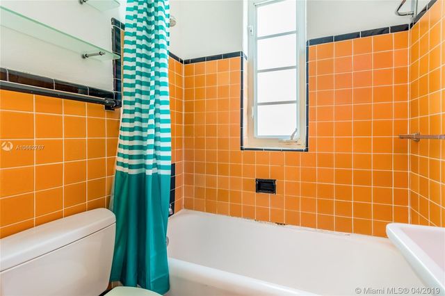 741 15th St, Miami Beach, FL 33139