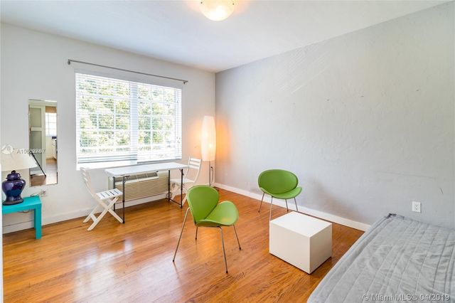 741 15th St, Miami Beach, FL 33139