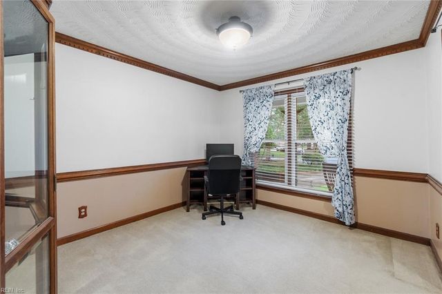 701 Merle CT, Chesapeake, VA 23322