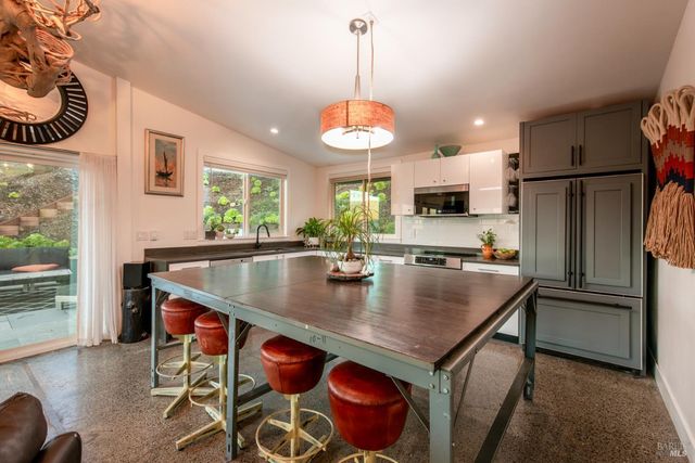 22855 Chianti Rd, Geyserville, CA 95441