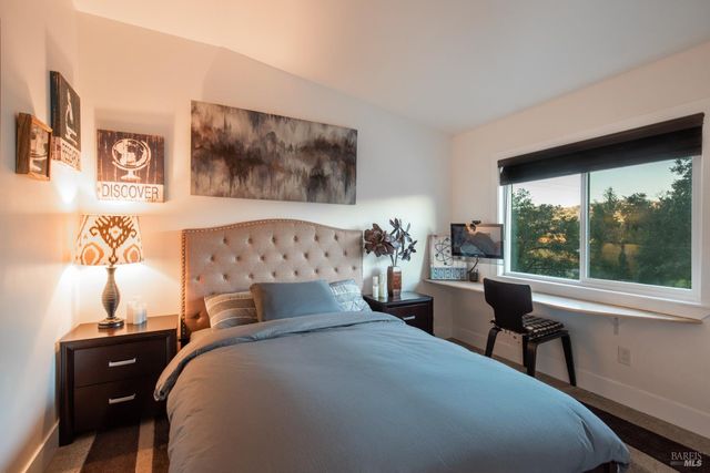 22855 Chianti Rd, Geyserville, CA 95441