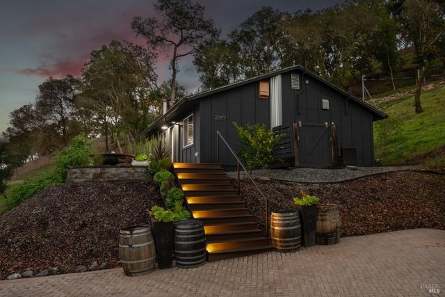 22855 Chianti Rd, Geyserville, CA 95441