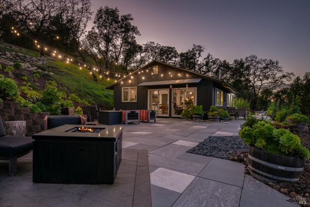 22855 Chianti Rd, Geyserville, CA 95441