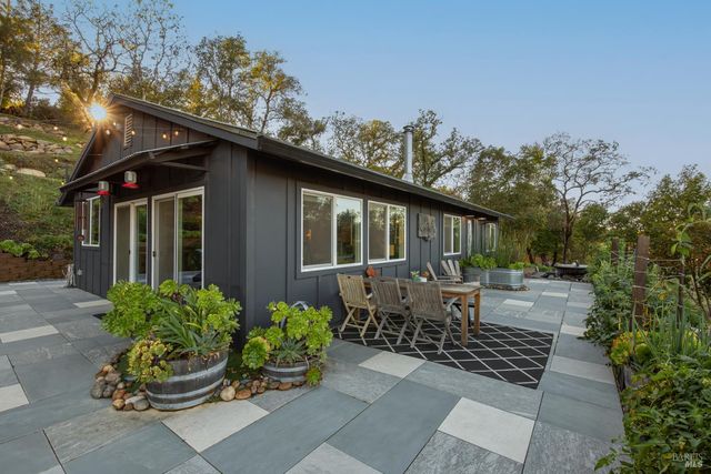 22855 Chianti Rd, Geyserville, CA 95441