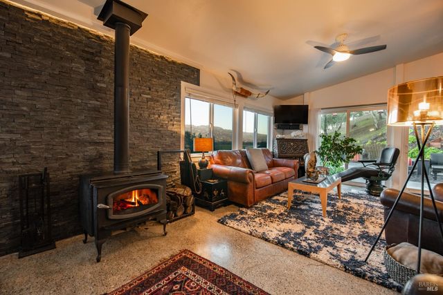 22855 Chianti Rd, Geyserville, CA 95441