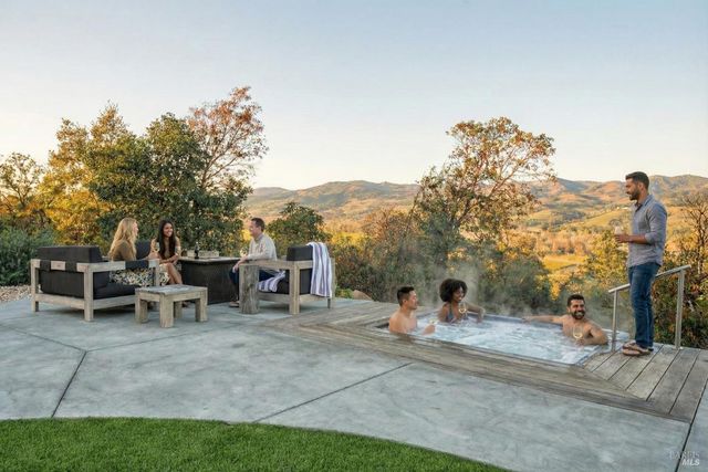 22855 Chianti Rd, Geyserville, CA 95441