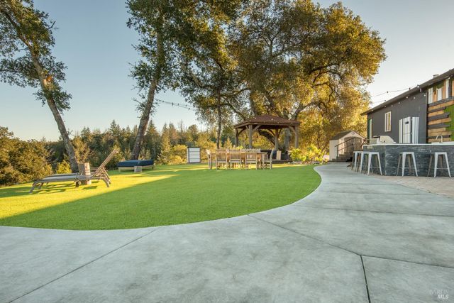 22855 Chianti Rd, Geyserville, CA 95441