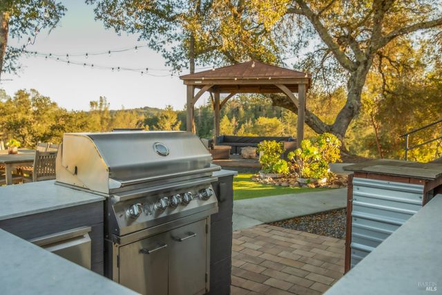 22855 Chianti Rd, Geyserville, CA 95441