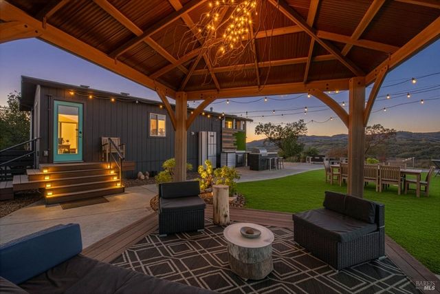 22855 Chianti Rd, Geyserville, CA 95441