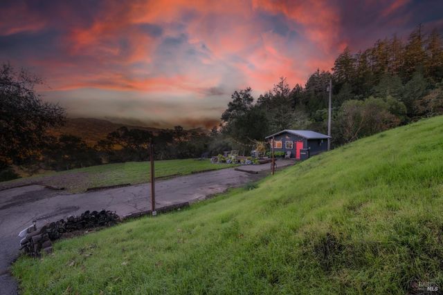 22855 Chianti Rd, Geyserville, CA 95441