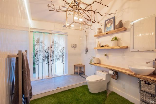 22855 Chianti Rd, Geyserville, CA 95441