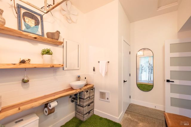 22855 Chianti Rd, Geyserville, CA 95441