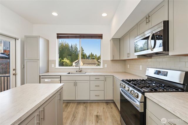 934 NW Highgarden Drive, Bremerton, WA 98311