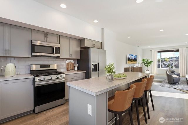 934 NW Highgarden Drive, Bremerton, WA 98311