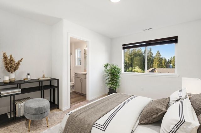 934 NW Highgarden Drive, Bremerton, WA 98311