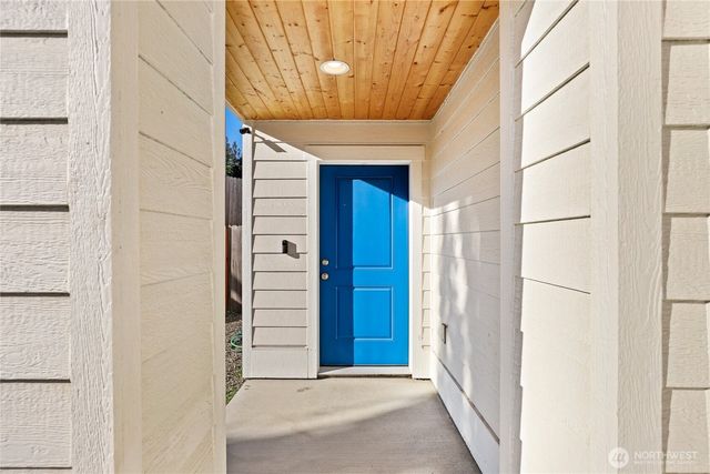 934 NW Highgarden Drive, Bremerton, WA 98311