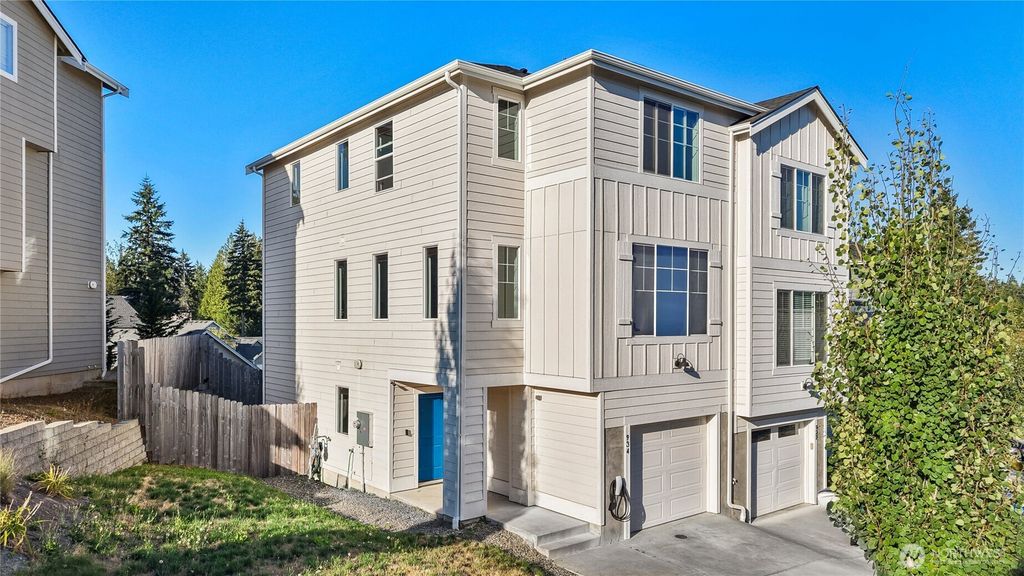 934 NW Highgarden Drive, Bremerton, WA 98311