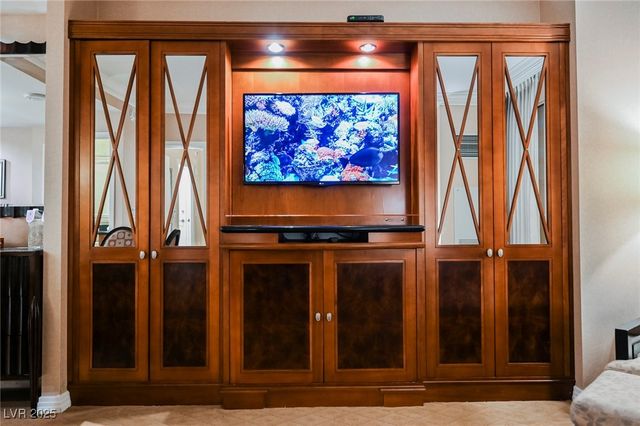 135 HARMON Avenue 920, Las Vegas, NV 89109