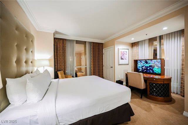 135 HARMON Avenue 920, Las Vegas, NV 89109