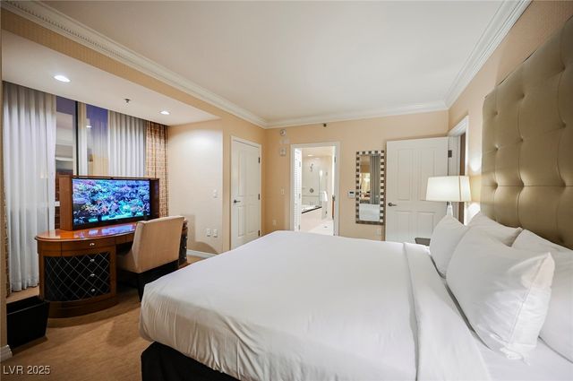 135 HARMON Avenue 920, Las Vegas, NV 89109