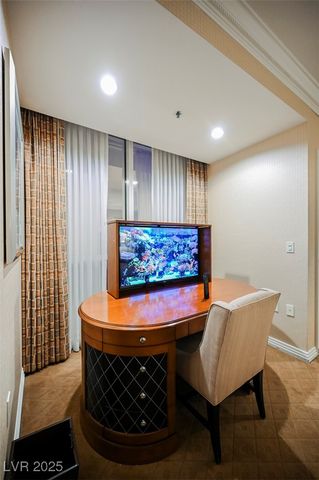 135 HARMON Avenue 920, Las Vegas, NV 89109