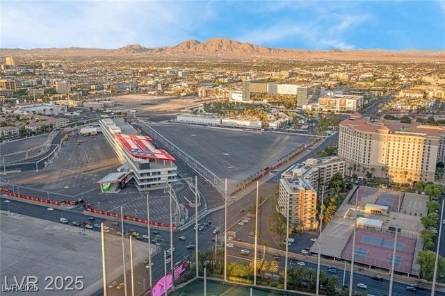 135 HARMON Avenue 920, Las Vegas, NV 89109