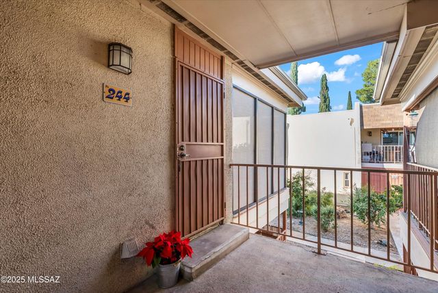 1600 N Wilmot Rd Unit 244, Tucson, AZ 85712