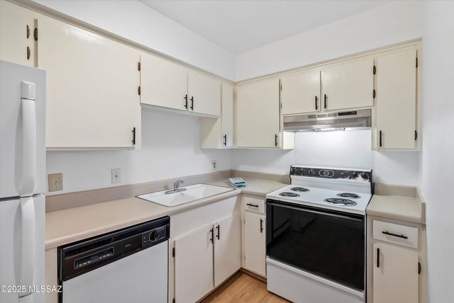 1600 N Wilmot Rd Unit 244, Tucson, AZ 85712