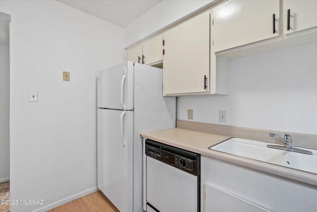 1600 N Wilmot Rd Unit 244, Tucson, AZ 85712